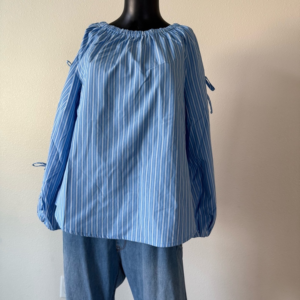Elegant Blue Striped Blouse